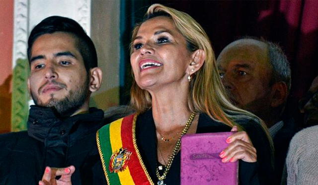 Jeanine Añez asumió la Presidencia Interina de Bolivia el 12 de noviembre. Ahora Rusia la reconoce. Foto: AFP.