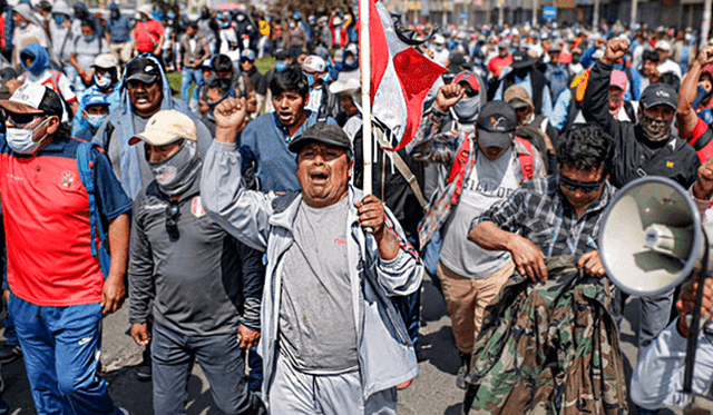 Los manifestantes se muestran en contra de la mandataria Dina Boluarte y el Congreso de la República. Foto: Rodrigo Talavera/ La República    