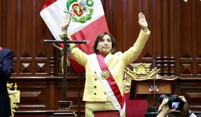 Dina Boluarte juró ante el Congreso el 7 de diciembre del 2022. Foto: Andina   