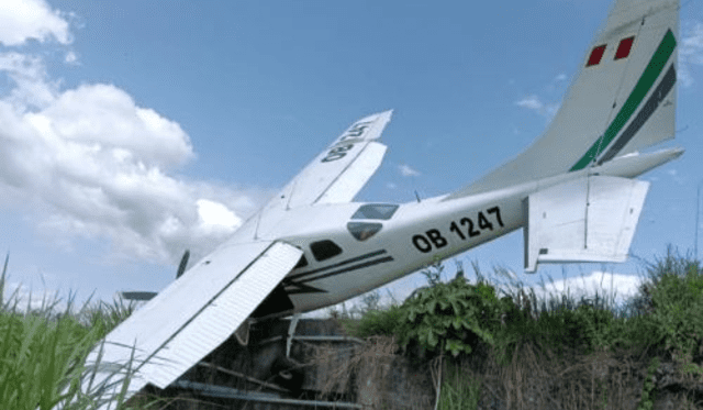  Imagen de la avioneta después del impacto en Tarapoto. Foto: Andina.   