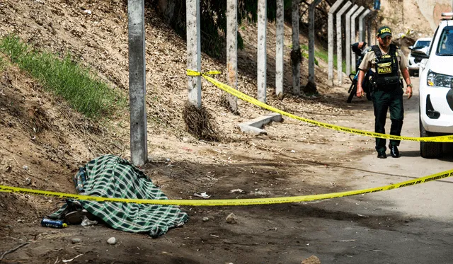 La PNP llegó a la zona para iniciar las investigaciones para dar con las causas de la muerte. Foto: Municipalidad de Chorrillos   