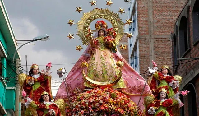 Virgen de la Candelaria por las calles de Juliaca, Puno. Foto: Andina.   