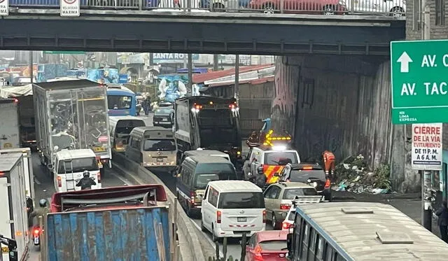 Congestión tras el accidente en el Rímac. Foto: Deyna Cornejo/LR   