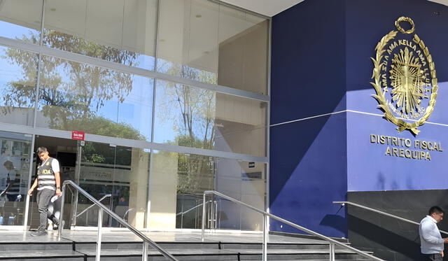  Intervención en sede de Ministerio Público de Arequipa. Foto: Wilder Pari/LR   