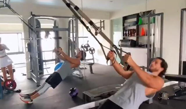 Patricio Parodi entrena en el gimnasio de su casa. Foto: captura/Instagram @patoparodi18   