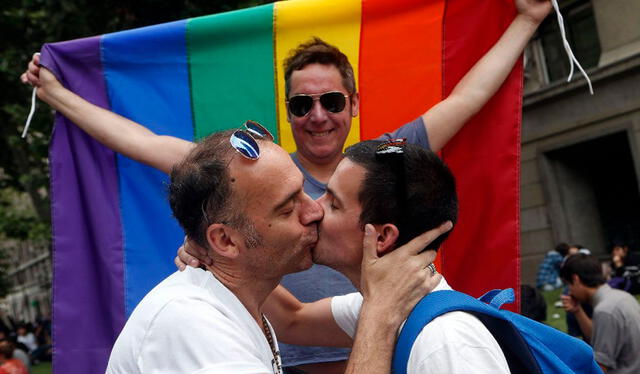 Desde hace siete años, la comunidad LGTBI+ lucha para que se apruebe el matrimonio civil entre personas del mismo sexo. Foto: EFE