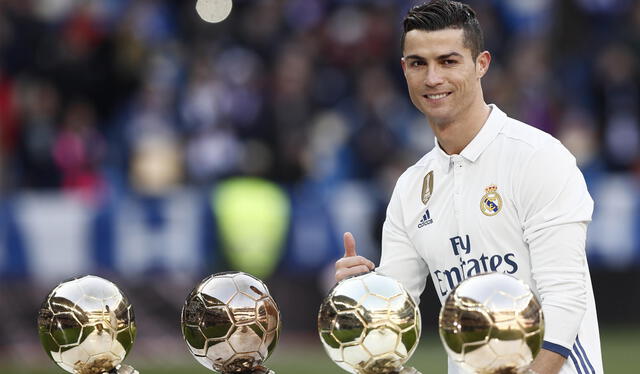 Cuatro pelotas doras le permiten a Cristiano Ronaldo ser el jugador con más premios de esa categoría en el Real Madrid. Foto: EFE