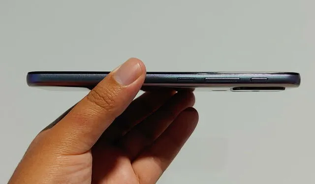 Lateral del Moto G30. Foto: Edson Henriquez