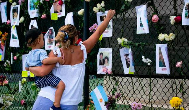 Los rescatistas, que trabajan contra reloj, están utilizando equipos de maquinaria pesada y tecnología, perros rastreadores y un sistema de sonar subterráneo para poder detectar víctimas. Foto: AFP