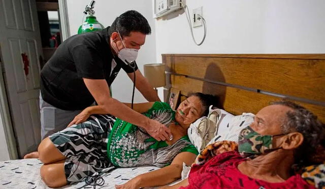 En Manaos, capital de la Amazonía brasileña, ya vivieron escenas de horror en abril y mayo de 2020 al inicio de la pandemia de COVID-19. Foto: AFP