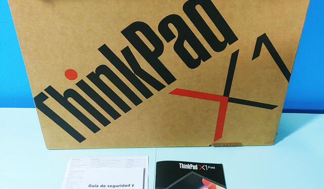 Guía de uso de la ThinkPad X1 Fold. Foto: Edson Henriquez