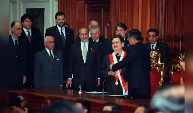 Ceremonia de juramentación de Alberto Fujimori. Foto: GLR