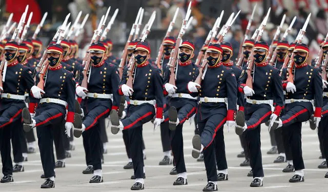 Gran Parada Militar: ¿dónde se desarrollaban los desfiles antes de llegar a la avenida Brasil? | desfile militar | Fiestas Patrias | Plaza de Armas | Plaza Bolívar | Sociedad | La República