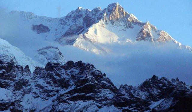 Kachenjunca es el tercer pico más alto del mundo. Foto: National Geographic