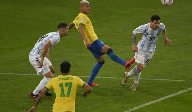 El último Argentina vs. Brasil fue la final de la Copa América 2021 que ganaron los albicelestes. Foto: AFP