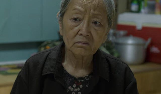 Kim Young Ok (82) es la madre del protagonista en Squid Game. Foto: Netflix