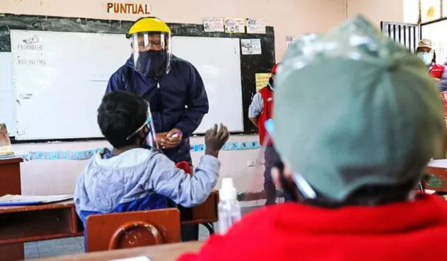 Autoridades determinaron los días y horarios que cumplirán los estudiantes de esta modalidad. Foto: Andina.