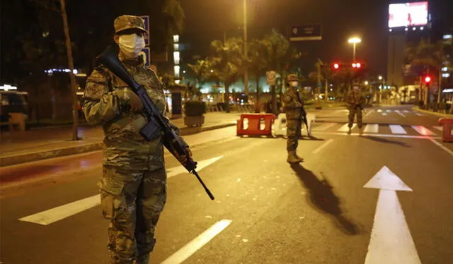 Decreto supremo que reduce medida sanitaria fue publicado hoy en el boletín Normas Legales del Diario Oficial El Peruano. Foto: EFE / Paolo Aguilar Decreto supremo que reduce medida sanitaria fue publicado hoy en el boletín Normas Legales del Diario Oficial El Peruano. Foto: EFE / Paolo Aguilar