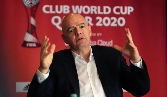 Infantino sostiene que esta propuesta haría "de verdad global" el fútbol. Foto: AFP