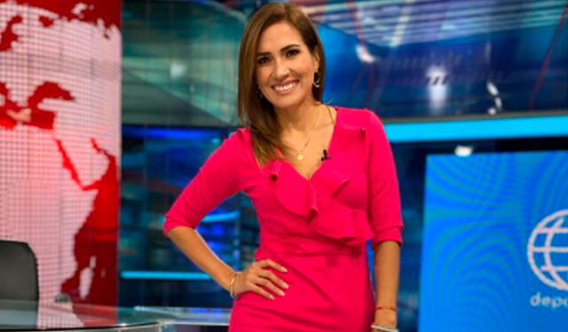 Alvina Ruiz dio sus primeros pasos en el periodismo como aspirante a practicante en un conocido medio de comunicación. Actualmente conduce América Noticias edición central, con Gunter Rave. Foto: Alvina Ruiz / Instagram