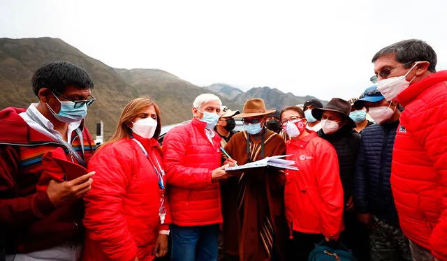 Más temprano, una comitiva del Gobierno viajó a Aquia para atender demandas de la población contra minera Antamina. Foto: Minem