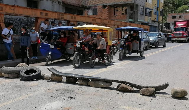 Vehículos llevan varias horas detenidos en este tramo de la carretera. Foto: cortesía a LR.