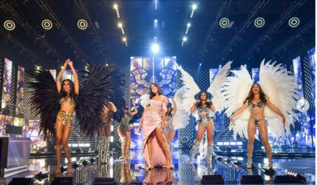 Las semifinalistas desfilaron como ángeles y demonios. Foto: Nuestra Belleza Latina