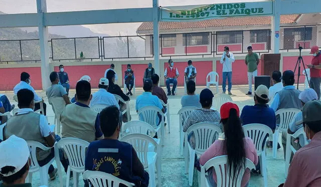 Ministro se reúne con dirigentes del distrito San Miguel de El Faique. Foto: Ministerio de Vivienda.