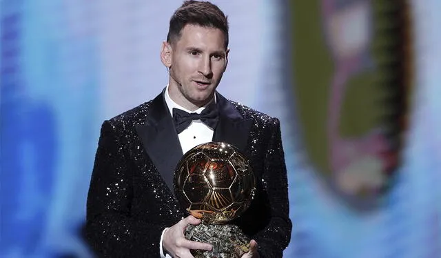 Lionel Messi ganó por séptima vez el Balón de Oro al mejor jugador del mundo. Foto: EFE
