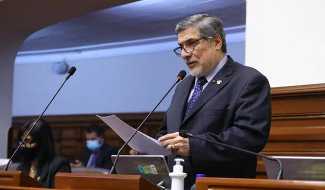 Ernesto Bustamante es el titular de la Comisión de Relaciones Exteriores del Congreso. Foto: Congreso