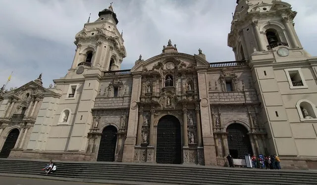 Fotografía de la Catedral  de Lima con la cámara ultra angular del Huawei Nova 8i. Foto: Edson Henriquez