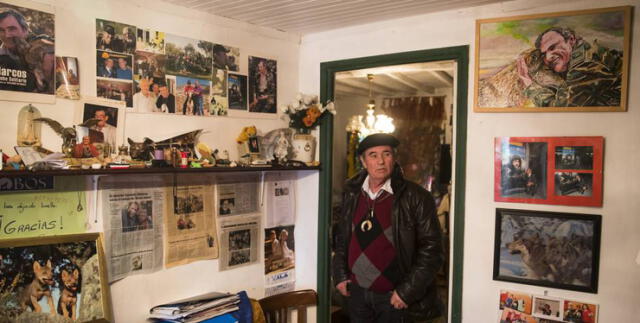 Marcos dentro de su vivienda en Rante. Foto: El País