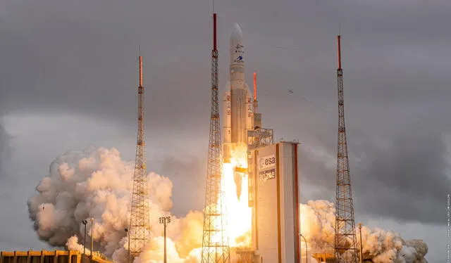 El telescopio espacial James Webb viajó acoplado a un cohete de la empresa francesa ArianeSpace este 25 de diciembre. Foto: NASA / ESA / Canadian Space Agency / ArianeSpace