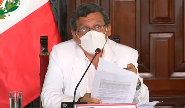 El ministro de salud, Hernando Cevallos, anunció nuevas medidas para afrontar la tercera ola del coronavirus en el país. Foto: captura TV Perú