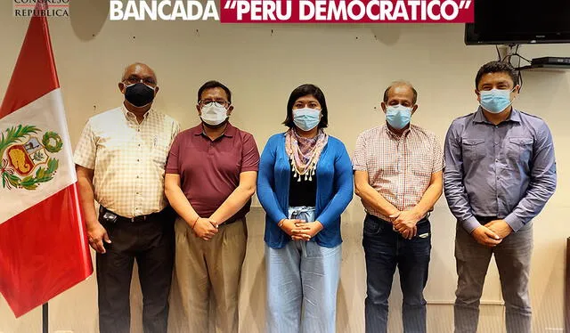 La también ministra de Trabajo, Betssy Chávez, confirmó que se acaba de unir a la nueva bancada Perú Democrático junto a Guillermo Bermejo. Foto: @BetssyChavez / Twitter