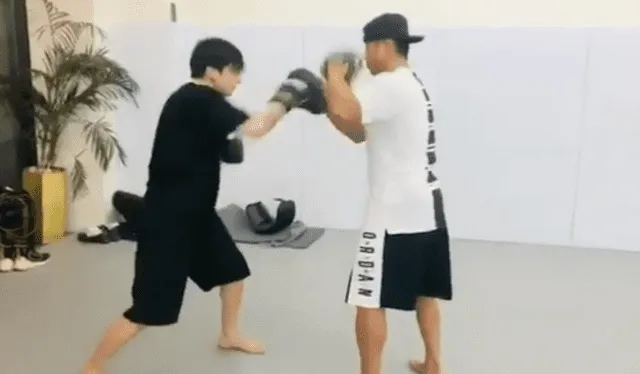Jungkook de BTS practicando boxeo. Foto: captura/Twitter