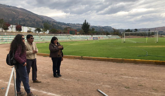 Esposa de Ayala en el estadio de Huanta. Foto: Percy Rojas - DGBPD (Dirección General de Búsqueda de Personas Desaparecidas)