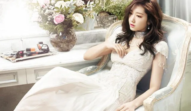 Park Shin Hye en sesión Blooming day of a godess. Foto: My wedding magazine