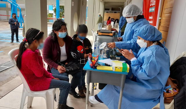 Empezó vacunación de niños en Cusco. Foto: Raúl Cabrera/La República