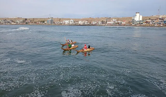 Caballitos de totora en Huanchaco. Foto: Edson Henriquez.