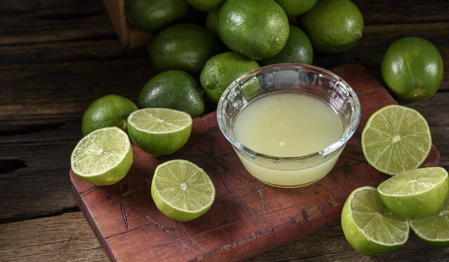 El zumo de limón es efectivo contra la suciedad en general. Foto: cocinadelirante