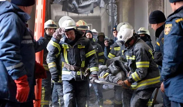 Ataque a la sede del gobierno local de Járkov. Foto: AFP