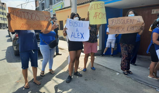 Familiares pidieron más apoyo al Comando Policial de La Libertad para ubicar al agente. Foto: La República