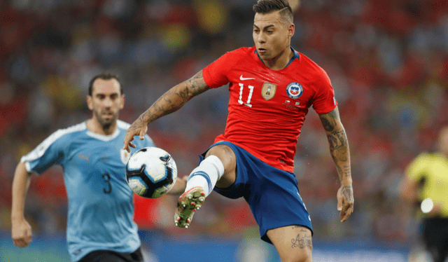 Eduardo Vargas es el jugador que más veces le anotó a Perú. Foto: EFE