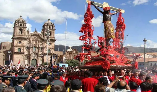 La procesión del Señor de los Temblores. Foto: Andina