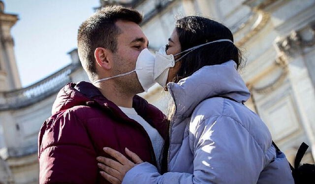  Se desconoce el origen exacto de los besos. Foto: AFP    