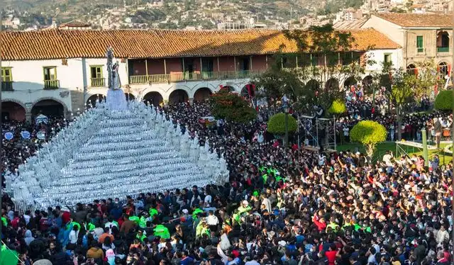Procesión por Semana Santa en Ayacucho. Foto: Andina   