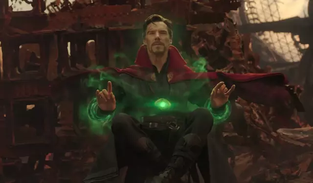 Doctor Strange usando la Piedra del Tiempo en "Avengers: infinity war" . Foto: Marvel Studios