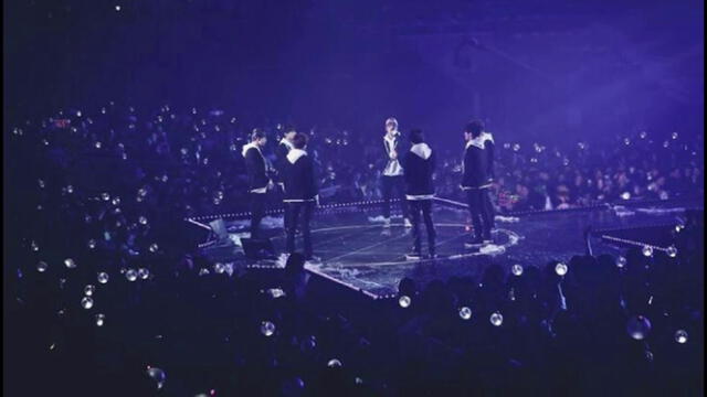 BTS en la presentación de "Born Singer" en el 2015. Foto: Twitter.