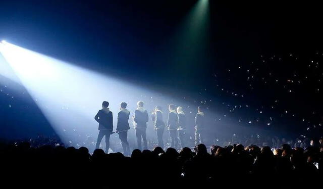 BTS en una presentación después de su debut. Foto: Twitter.